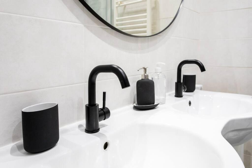 L7 Suite 5Mins Walk Old Town 3 Rooms Ac Wifi Nice Bagian luar foto